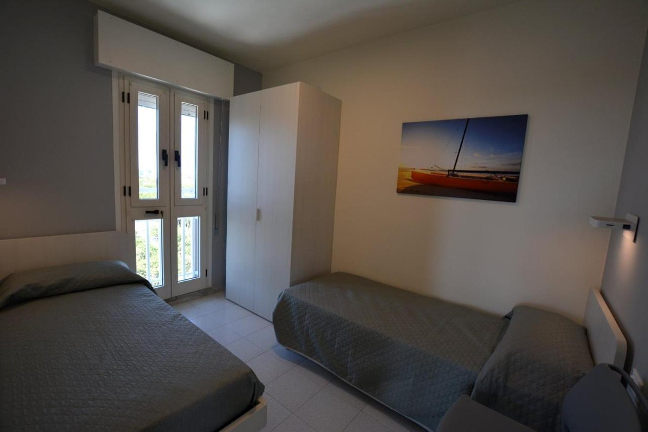 リニャーノ・サッビアドーロLignano Pineta With Sea Viewアパートメント エクステリア 写真