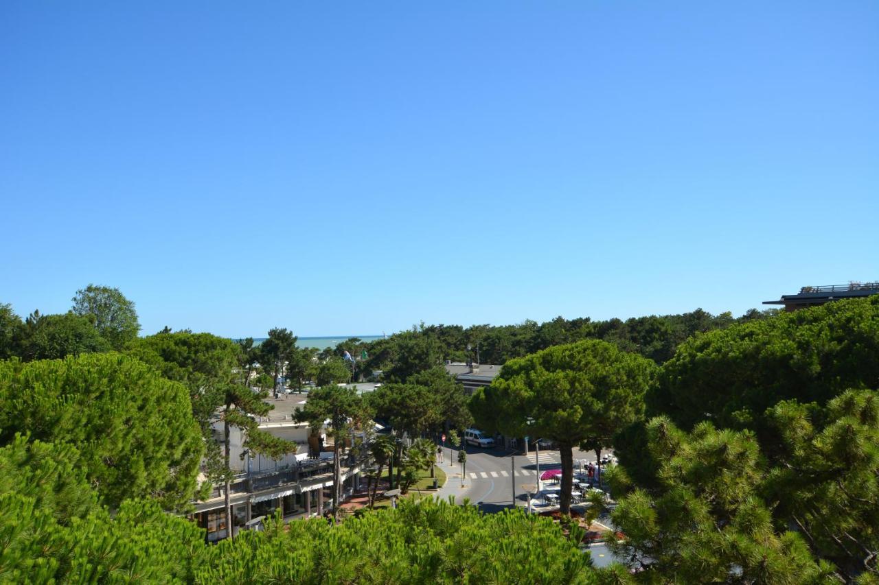 リニャーノ・サッビアドーロLignano Pineta With Sea Viewアパートメント エクステリア 写真